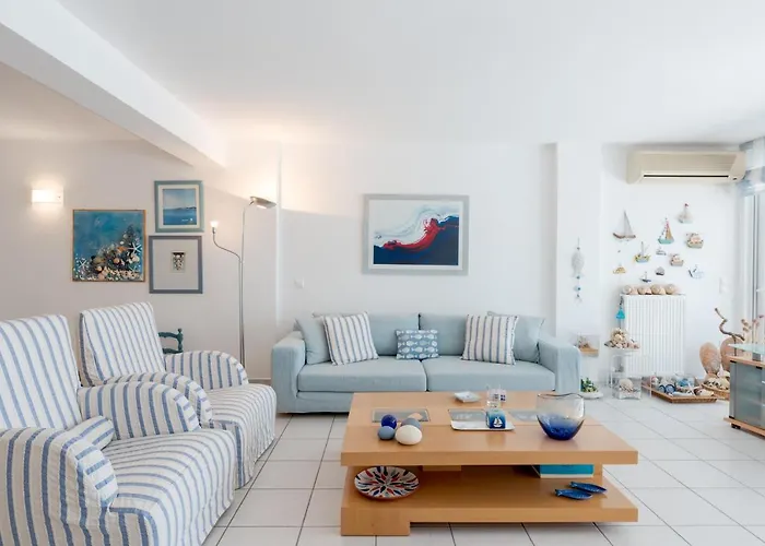 Beachfront Modern Apartment