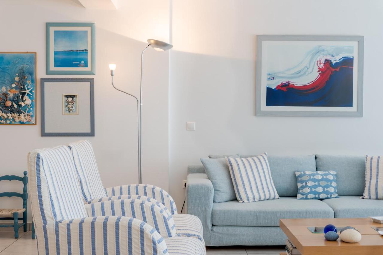 Beachfront Modern Apartment *